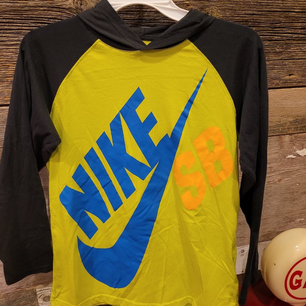 Nike SB  Boys long sleeve tshirt.